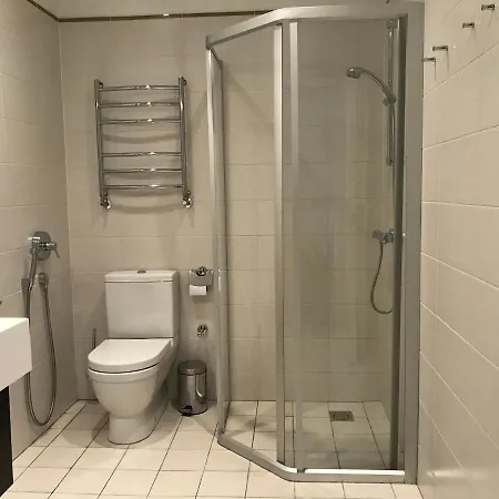 Large, Comfortable, Quiet - Luxury Minutes From Old Town Apartment